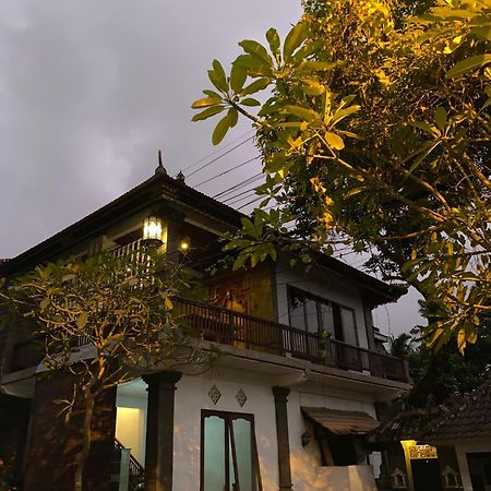 Umah Tita Ubud Guest House ภายนอก รูปภาพ